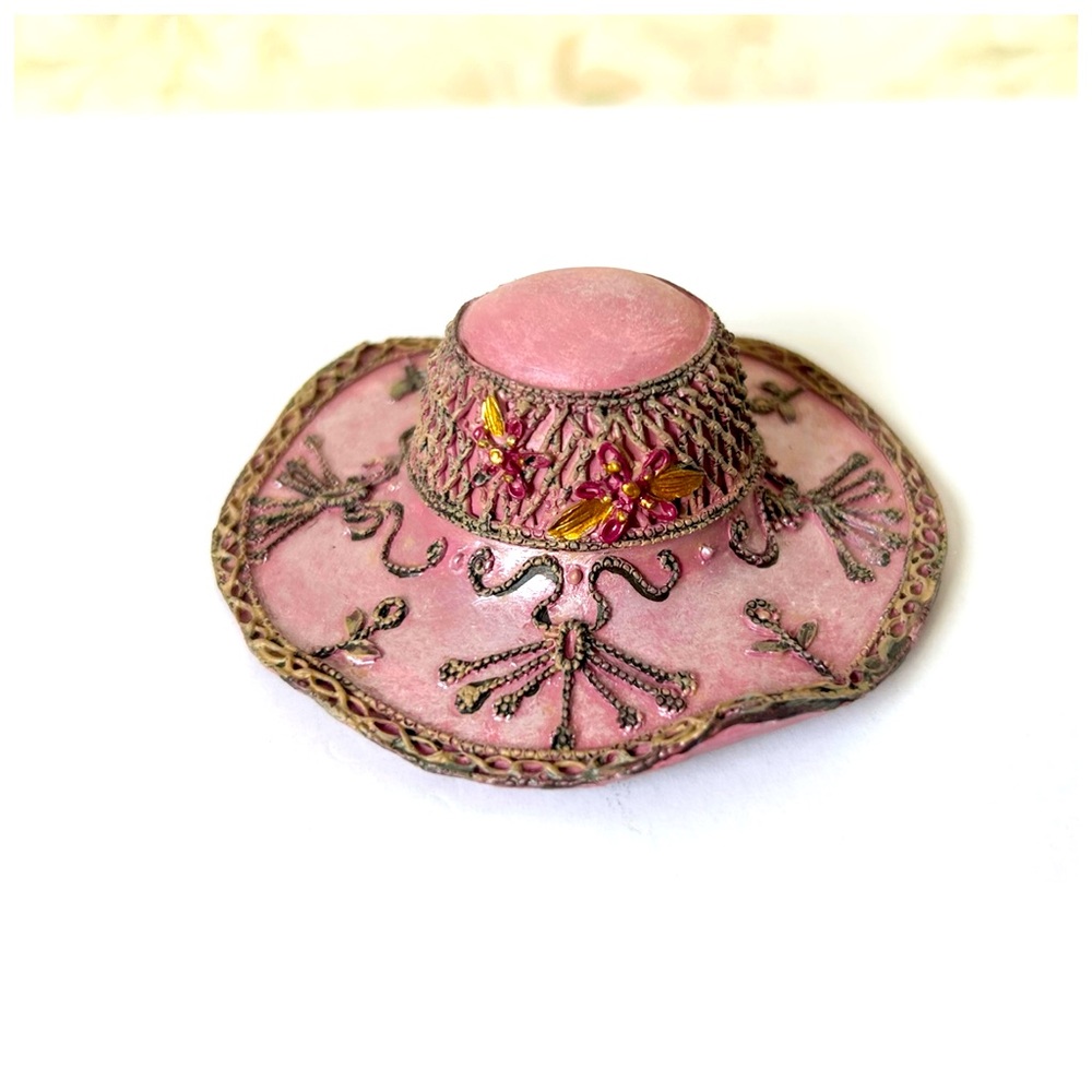 Sculpture, miniature hat